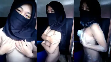 Bokep Indo Tya Mandi Bugil Pakai Jilbab Hitam